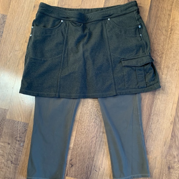 Athleta Bettona Skirt with Capri Leggings - Picture 5 of 15